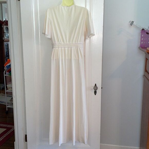 Vtg 60s/70s Miss Elaine cream V neck high waist flutter sleeve nightgown - Picture 5 of 8